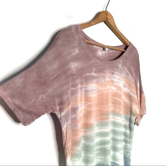 Cable & Gauge | Ombré Tie DyeShort Sleeve Top - Picture 6 of 6